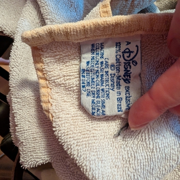 Disney Animal Kingdom Tiger Beach Towel (EUC) - Picture 5 of 5